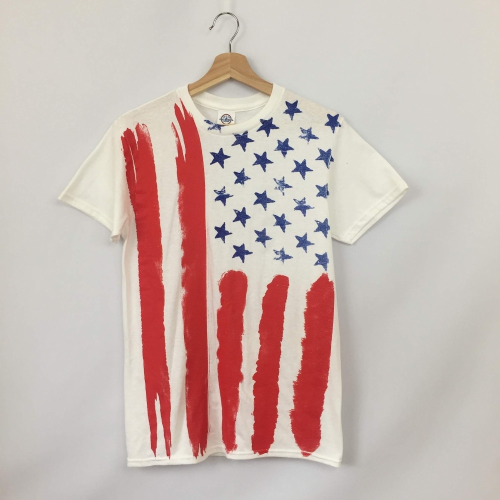 Sale! NWT Flag Print Crewneck T Shirt Small